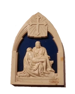 Vintage Virgin Mary holding The Body Of Her Son Jesus Religious Mid-Century - Picture 1 of 3