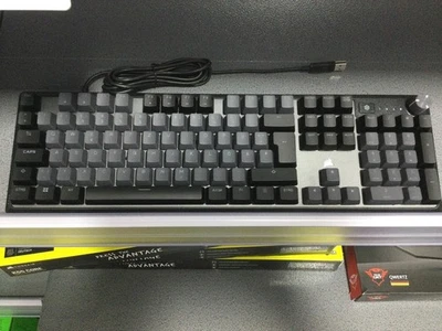 Corsair K70 Core RGB mechanische Gaming-Tastatur - Grau - Wie neu 1#33961708 - Bild 1 von 4