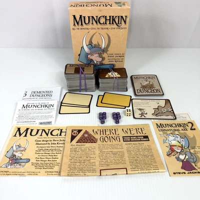Juego de Cartas Munchkin Steve Jackson 1408 1410 Mazmorras Dementidas Total de 426 Cartas Foto 1 de 4