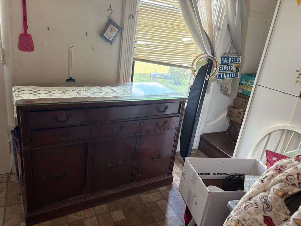 Side Buffet - Image 1 of 4