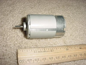 Small DC Electric Motor 8 -18 VDC at 380 ma Mabuchi M90 - Picture 1 of 1