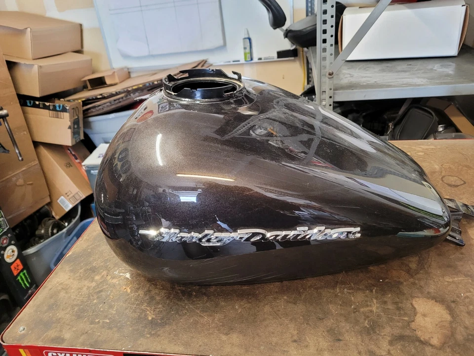 Harley-Davidson Road Glide 2018 tanque de gasolina código de pintura HD EFD, sombra marrón Foto 1 de 4