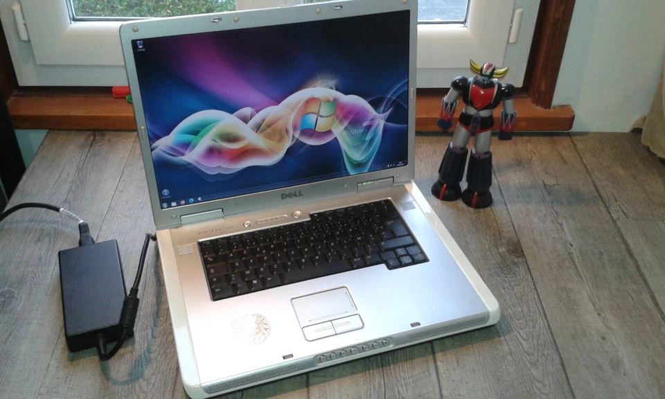 DELL Inspiron 94000 / spécial WINDOWS 7 / 3GO de Ram / 17pcs / [DUAL-CORE] - Photo 1/4