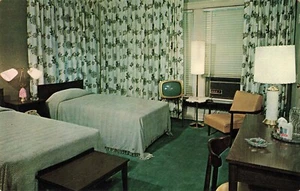 Hampton Motor Hotel Interior Albany NY Postcard A305 - Picture 1 of 2