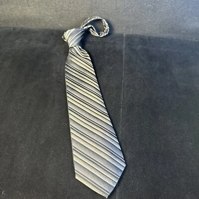 Gravata masculina Pierre Cardin listra preta 100% seda 59L x 3,75 - Imagem 1 de 4