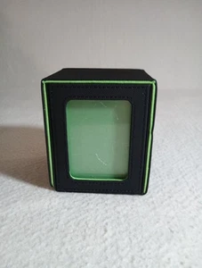 Magic the Gathering MTG Premium Deck Box Scatola di Carte Nero/Verde - Foto 1 di 9