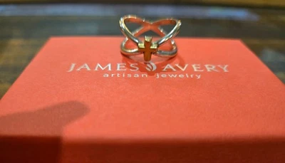 ANILLO CRUZ DE FE JAMES AVERY, TALLA 7 Con cruz de bronce delante y centro. Foto 1 de 4