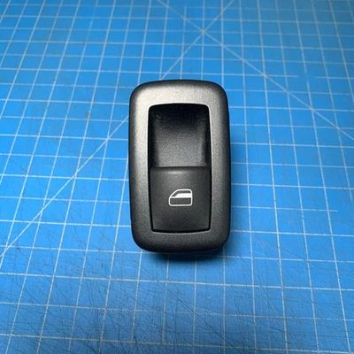 08-09 Interruptor de ventana de puerta trasera derecha o izquierda Dodge Grand Caravan Nitro OEM Foto 1 de 4