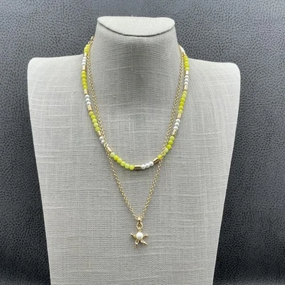 Collar de cuentas en capas J.Crew tono dorado estrella de mar perlas encanto amarillo verano Foto 1 de 4
