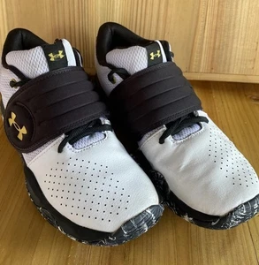 Size 6Y- Under Armour Zone BB 2 Low White Black - Picture 1 of 9