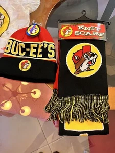 2Pc. Lot Buc-ee’s Gas Station Adult Beemie Hat & Matching 6”X62” Scarf Set 2023. - Picture 1 of 15