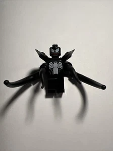 Venom - LEGO Marvel Minifigure From The LEGO Daily Bugle Set (76178) - Picture 1 of 3