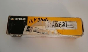 8W 6497 CAT Pin - Picture 1 of 3