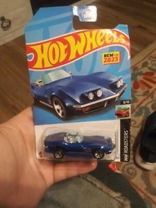 hot wheels 72 stingray convertible factory off center rivet error sealed  - Picture 1 of 10