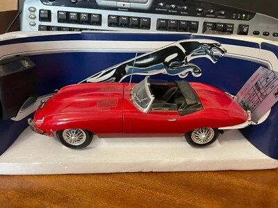 Polistil 1/16 Scale TG8 Jaguar XK-E 4.2 Litre - Red - Boxed - Image 1 of 4