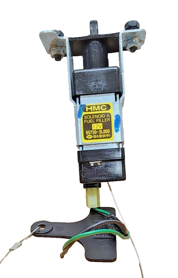 Actuador de liberación de puerta de gas de llenado de combustible Hyundai Azera 2006-2011 OEM 95720-3L000 Foto 1 de 3