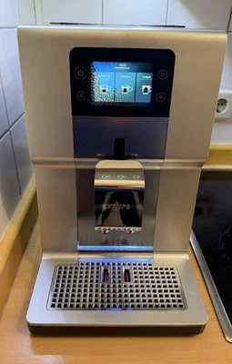 Krups Kaffeevollautomat EA 875 E Schwarz/ Silber Kaffeemaschine - Bild 1 von 3