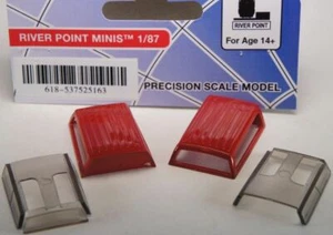 HO 1/87 River Point Station # 537-5251.63 Contoured Pickup Bed Cap Red (2 pc.) - Picture 1 of 1