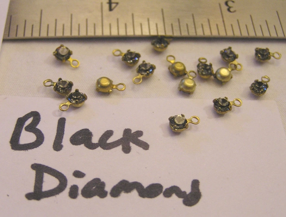 Juego de 16 ajustes de joyería de diamantes de imitación Swarovski colgantes de 3 mm 1 bucle de colección Foto 1 de 1