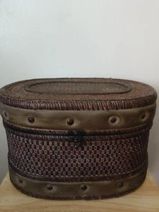 12½"x18"x11½" N.M. Rustic Brown MultiMaterial Oval Chest w/Latch: PreOwned/Fair  - Picture 1 of 21