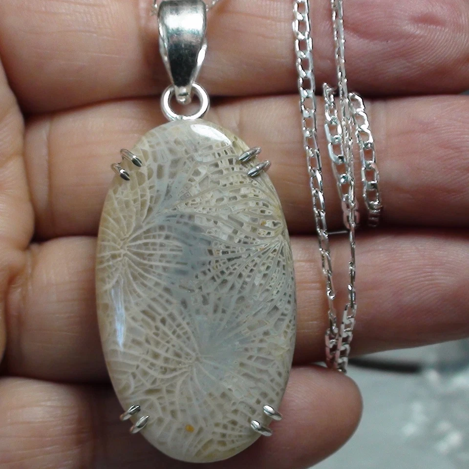 ¡GRANDE! ¡HERMOSO! COLGANTE CORAL FÓSIL NATURAL 45,05 ct PLATA DE LEY 925. Foto 1 de 4