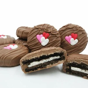 Philadelphia Candies Love Valentine's Day Heart Gift Milk Chocolate OREO Cookies - Picture 1 of 6