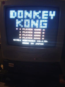 The Original Donkey Kong Arcade Classics 5 VITE Nintendo NES con cover antipolvere - Foto 1 di 7