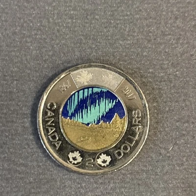 Canadá Brilla en la Oscuridad Danza del Espíritu Toonie 2017 ( Foto 1 de 2