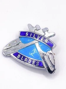 VINTAGE 1970-80 BIRMINGHAM SILVER BLADES ICE SKATING CLUB ENAMELED PIN BADGE - Picture 1 of 4