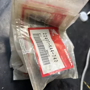 NOS HONDA 1983-99 CR125 CLUTCH SPRING 22401-KA3-710 NEW OEM - Picture 1 of 5