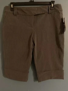 Portrait Brand Ladies Shorts Size 7 NWT - Picture 1 of 3
