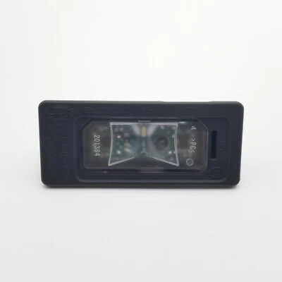 Jaguar XE 2017-2020 luz trasera izquierda o derecha matrícula OEM Foto 1 de 4