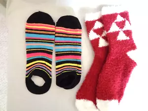 Due paia di stivaletti da donna o bambino (#6324) - Foto 1 di 3