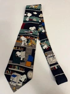 Snoopy All In A Day Peanuts 100 % Seidenkrawatte United Feature Syndicate Seide USA Vintage - Bild 1 von 6