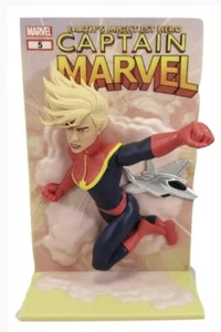 Marvel Captain Marvel 3D Comic Standee Figure Loot Crate EXCLUSIVE NEW Sealed - Picture 1 of 7