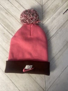 Nike Youth Unisex Winter Pom Pom Beanie Hat Pink and Black Used Great Condition - Picture 1 of 6
