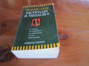 S/C BOOK MACQUARIE DICTIONARY & THESAURUS 1998 COMBINED EDITION * MUST SEE * - Picture 1 of 2