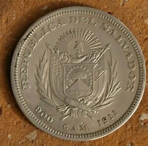 1911 El Salvador Un Peso .900 Silver Coin