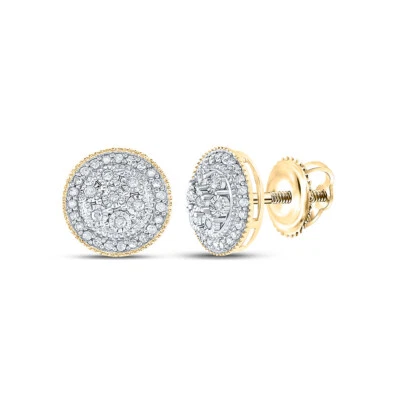 Pendientes redondos de oro amarillo de 10 quilates con racimo de diamantes de 1/6 quilates para mujer Foto 1 de 2