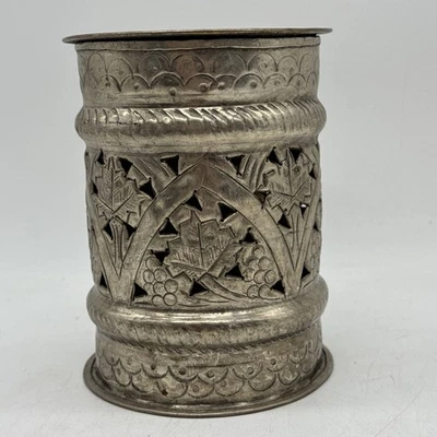 Ornate Pewter Pedestal Tea Lt 蜡烛架老式穿孔金属罐印度 — 第 1/4 张图片