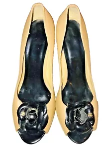 CHANEL Classic Beige Black Flower Cap Toe CC Chain Platform Heel Pumps SZ 41 - Picture 1 of 14