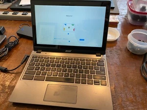 Acer C720P-2625 Chromebook 11.6" Intel Celeron 2955U 4GB DDR3 16GB SSD - Picture 1 of 3