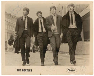 THE BEATLES - Signed Photograph - Picture 1 of 1