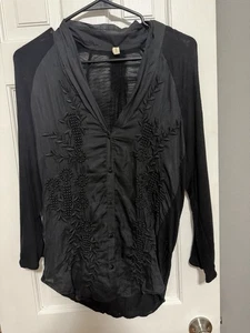 Tiny X Anthropologie schwarze bestickte Bluse Größe Medium  - Bild 1 von 7