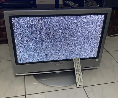 Sony WEGA Gate KLV-S26A10 26 Inch LCD Color Television PC & Gaming With Remote - Image 1 of 4