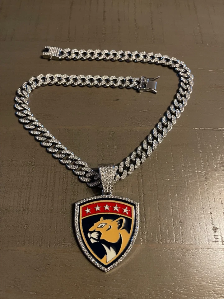 COLAR PINGENTE CORRENTE EQUIPE GELADA PANTERAS FLORIDA OURO Diamante BLING PRATA - Imagem 1 de 1