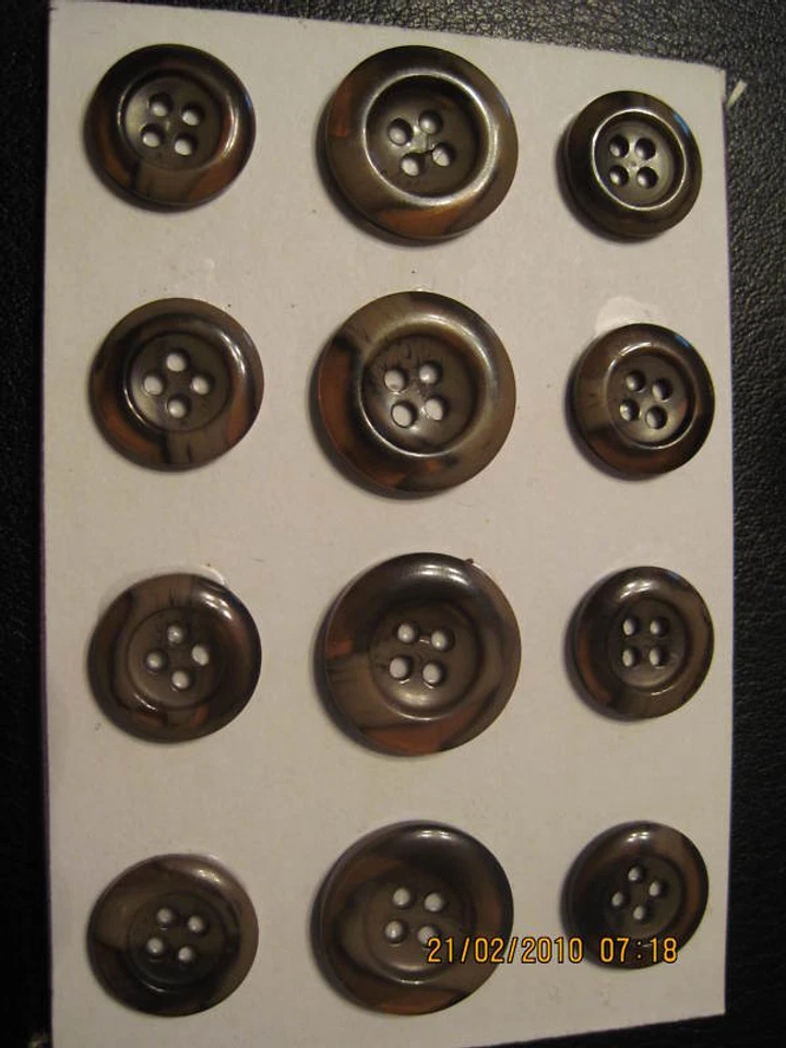 DESIGNER SUIT BUTTON SET deep cup 4H 24/30 Horn Effect X9 Brown/tan/Clear 12 pc - Image 1 of 1
