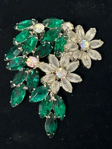 Vintage Large Green White Flower Rhinestone Pin Silvertone - Picture 1 of 6