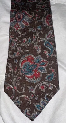 Corbata Claybrooke Hecha a Mano Toda Seda República Dominicana Marrón Paisley 57” x 3.5” De Colección Foto 1 de 4