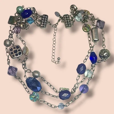 Collar LIA SOPHIA "Carnavale" Multi Hilo Abulón y Sodalita Tono Plata Foto 1 de 4